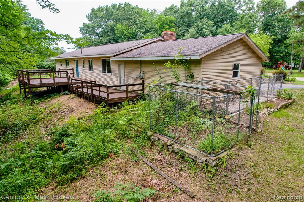 5262 Conifer Drive Property Photo 3