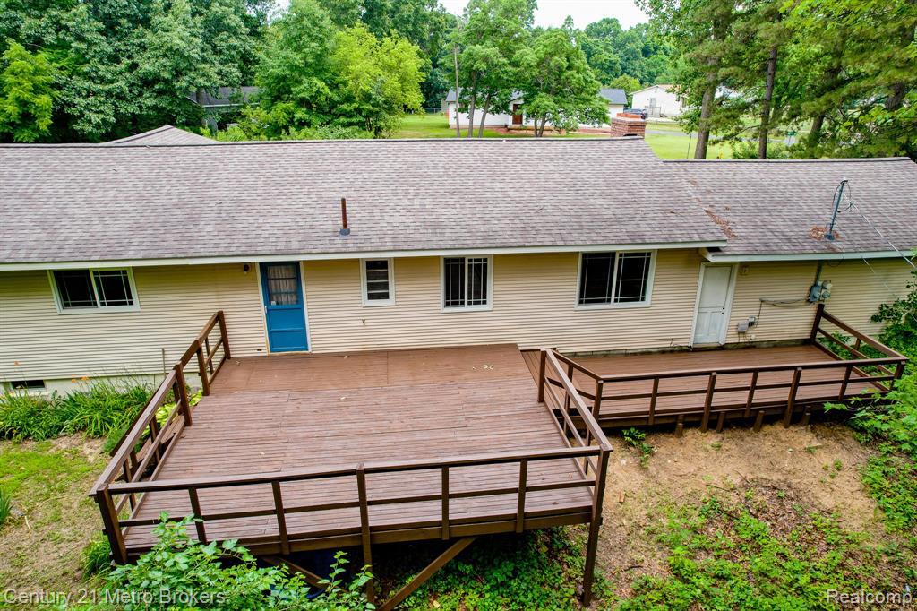 5262 Conifer Drive Property Photo 4