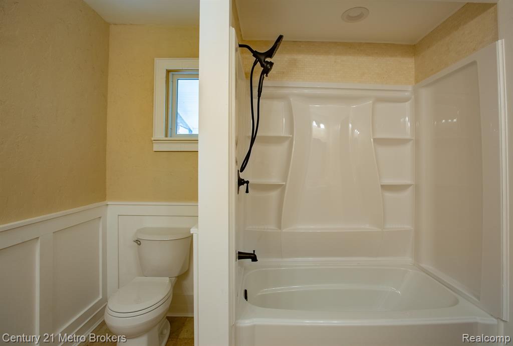 5262 Conifer Drive Property Photo 8