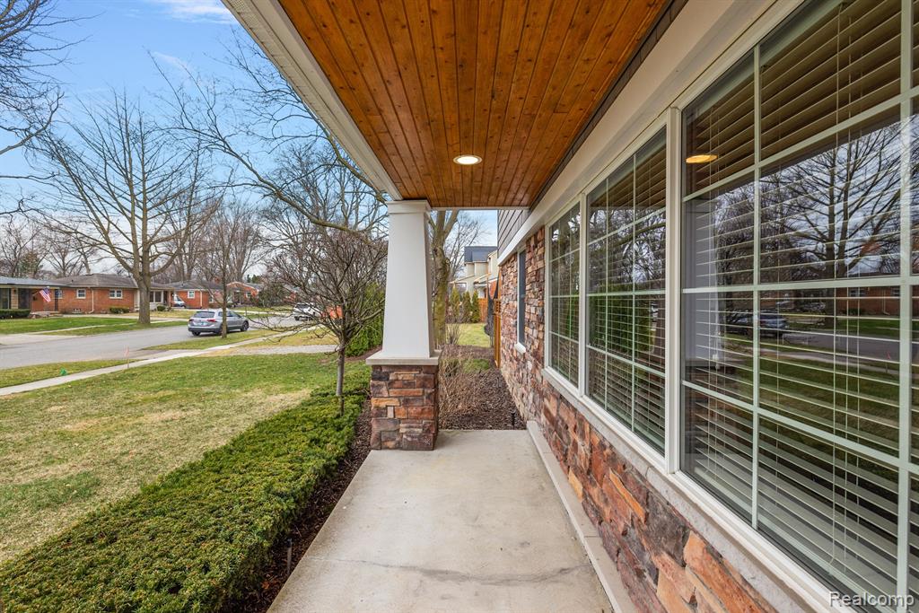 1795 Hazel Street Property Photo 4