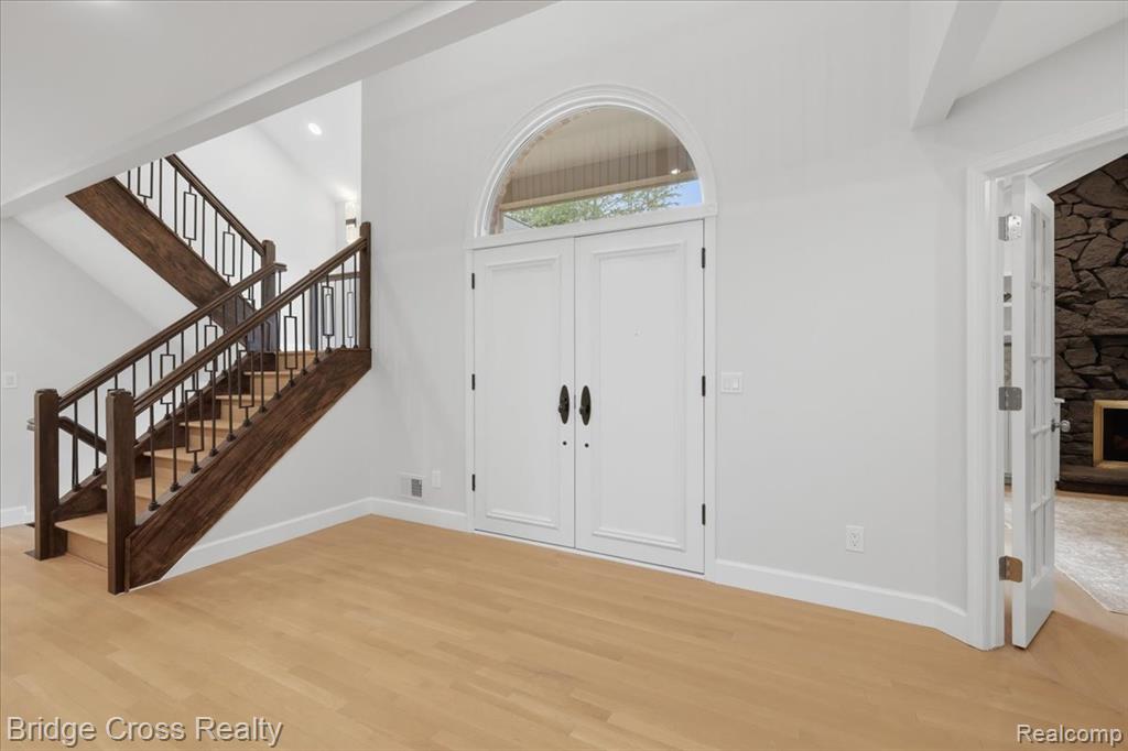 249 Norcliff Drive Property Photo 4