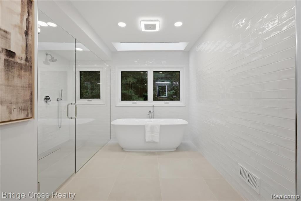 249 Norcliff Drive Property Photo 34