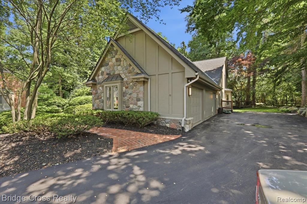 249 Norcliff Drive Property Photo 65