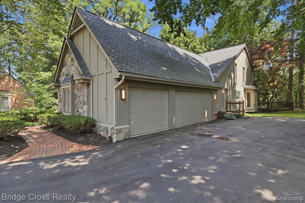 249 Norcliff Drive Property Photo 66