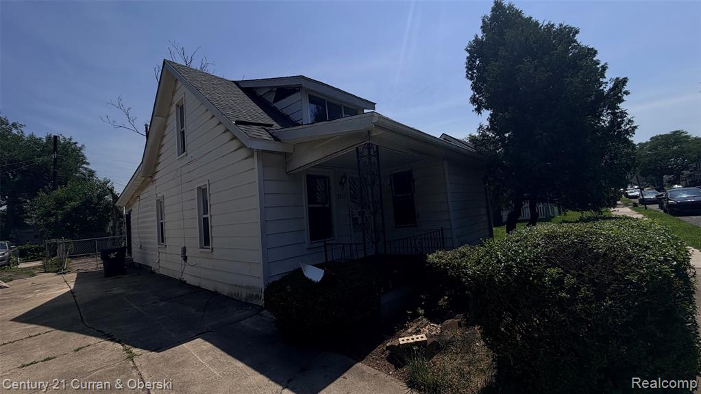 2951 S Edsel Street Property Photo 2