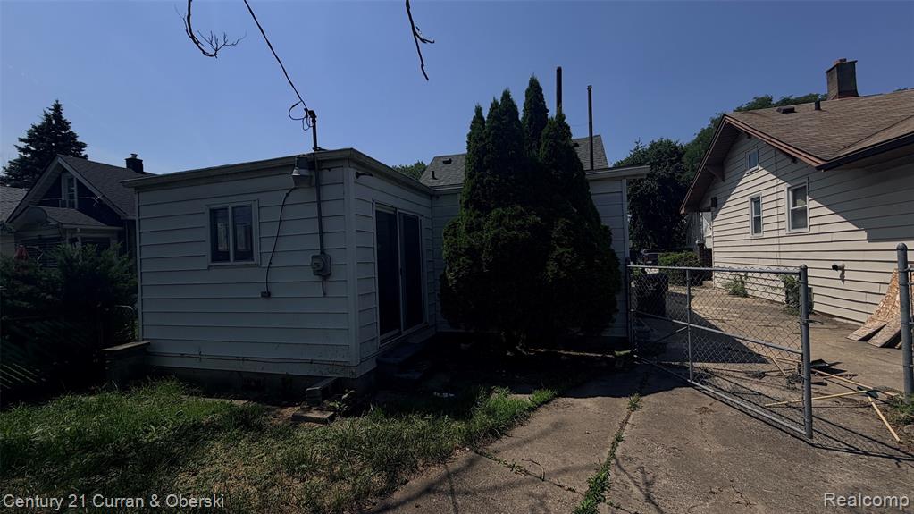 2951 S Edsel Street Property Photo 3