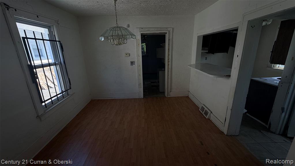 2951 S Edsel Street Property Photo 6