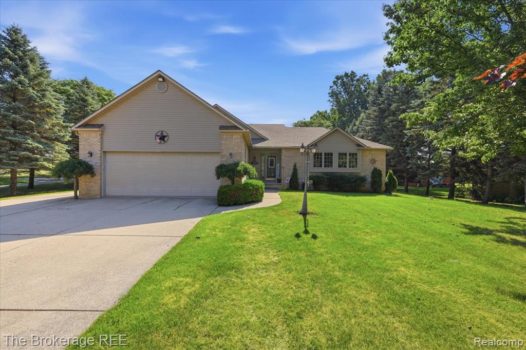 6057 Center Road Property Photo 1
