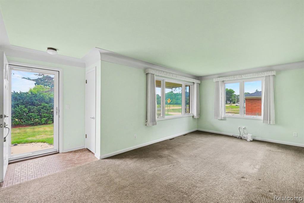 5199 Lapeer Road Property Photo 5