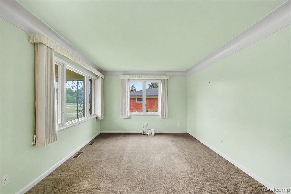 5199 Lapeer Road Property Photo 6