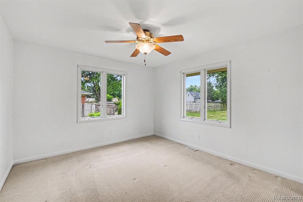 5199 Lapeer Road Property Photo 10
