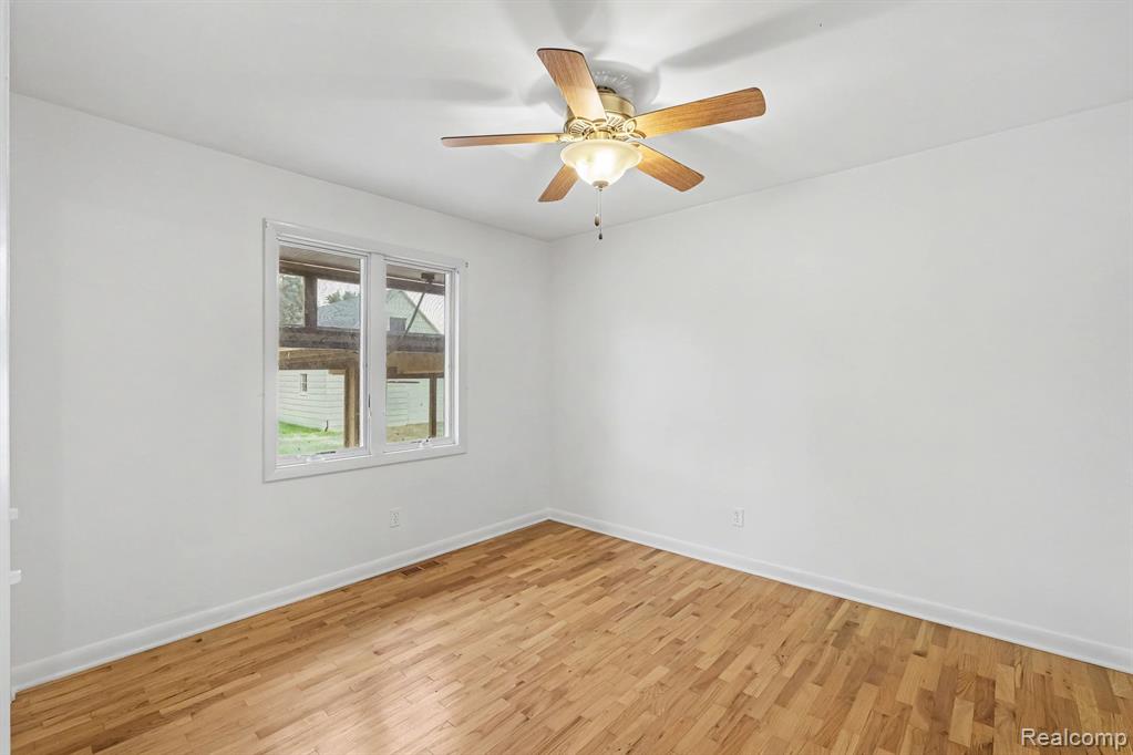 5199 Lapeer Road Property Photo 12