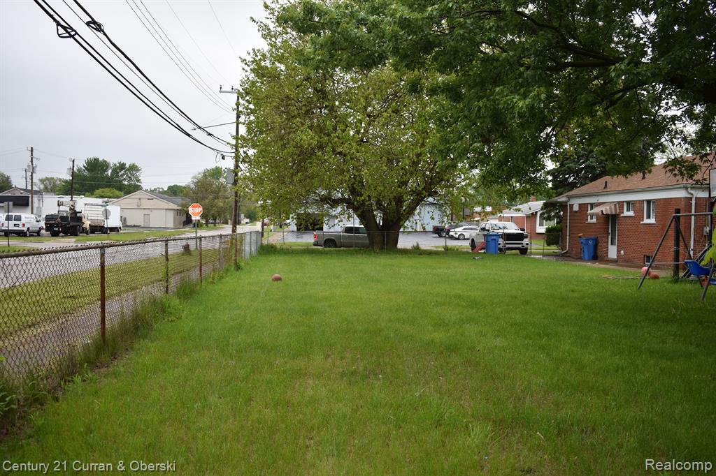 5910 N Waverly Street Property Photo 1