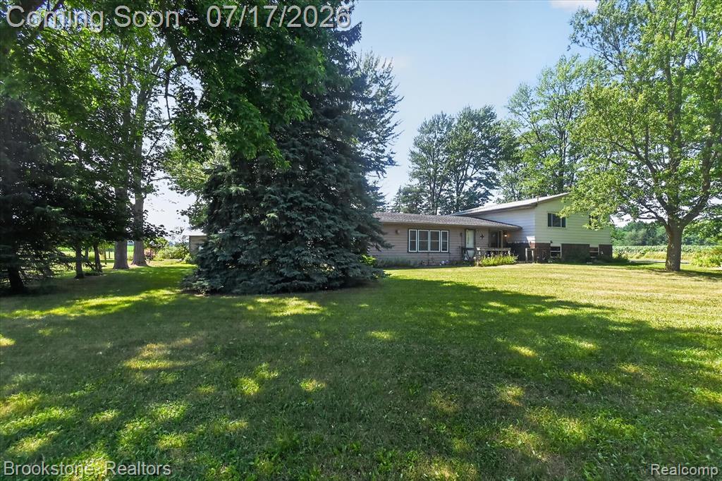 22025 Lakefield Road Property Photo 2