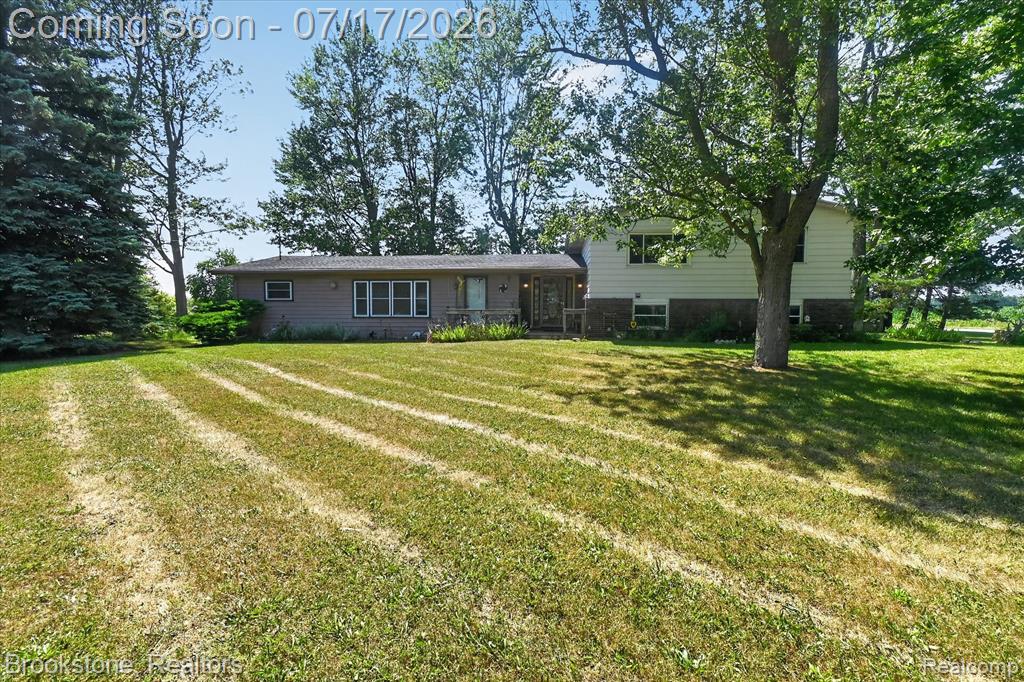 22025 Lakefield Road Property Photo 3