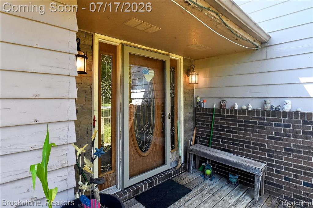 22025 Lakefield Road Property Photo 4
