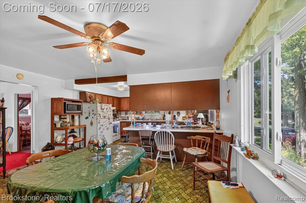 22025 Lakefield Road Property Photo 9