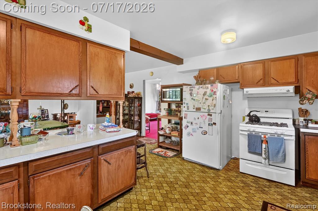 22025 Lakefield Road Property Photo 14