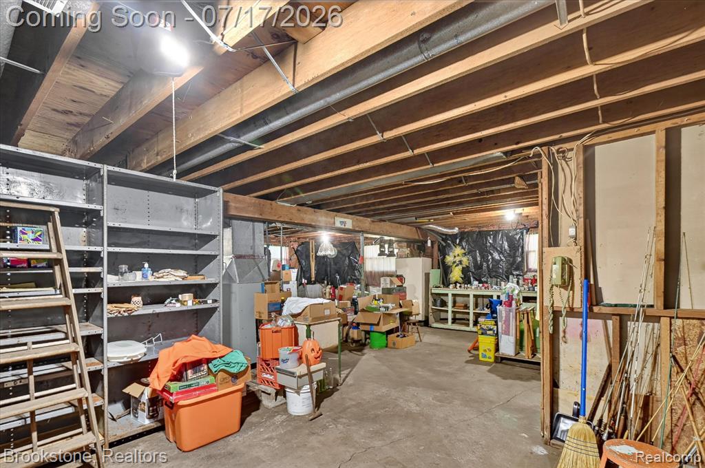 22025 Lakefield Road Property Photo 33