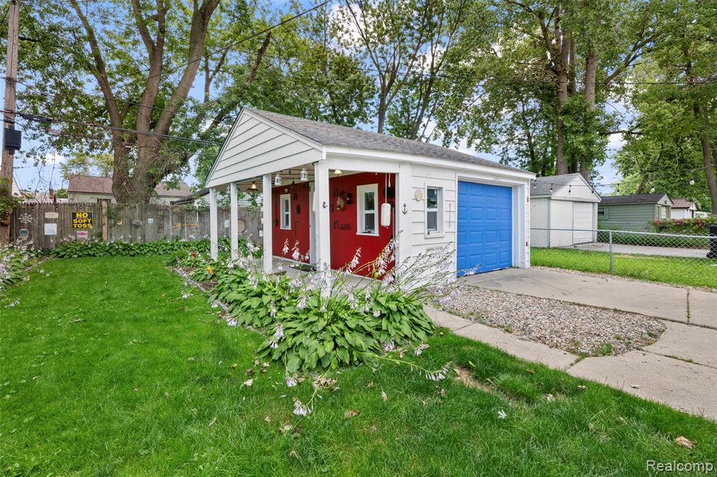 536 E Barrett Avenue Property Photo 21