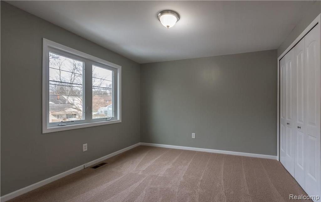 185 Fraser Street Property Photo 9