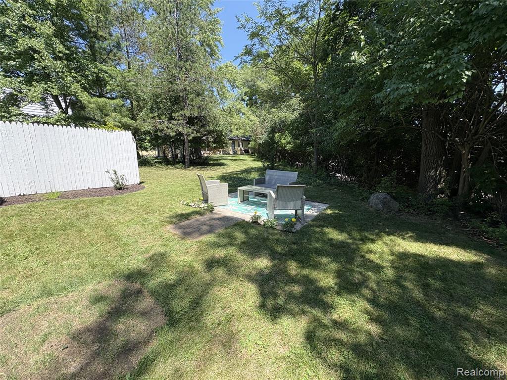185 Fraser Street Property Photo 16