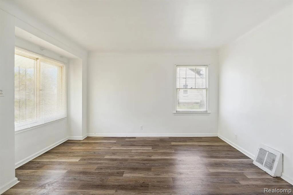 19400 Harlow Street Property Photo 4