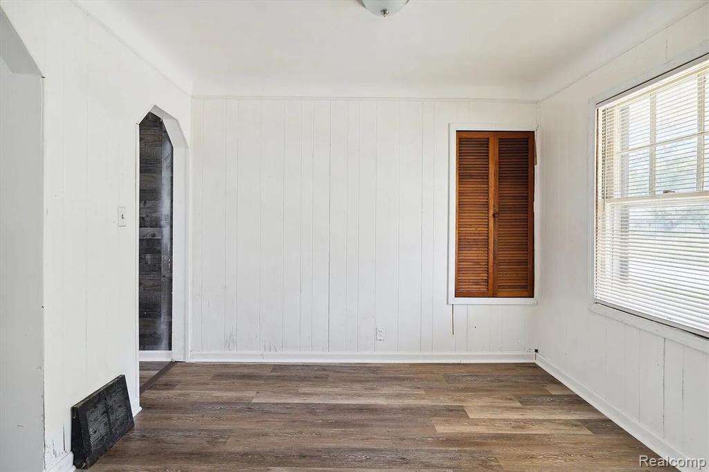 19400 Harlow Street Property Photo 6