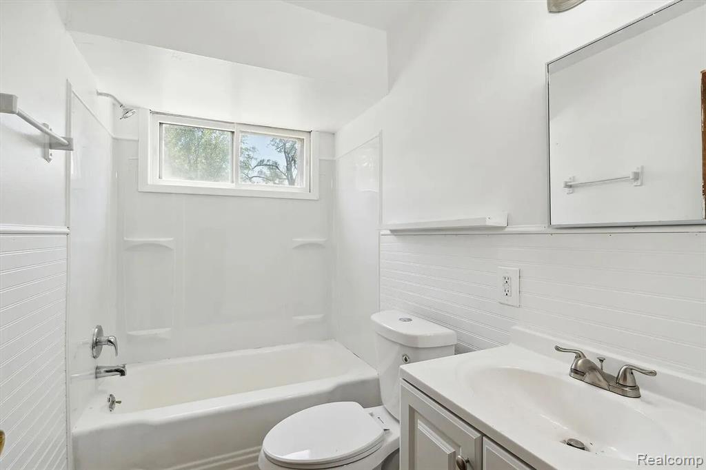 19400 Harlow Street Property Photo 9