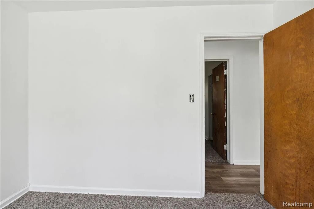19400 Harlow Street Property Photo 15