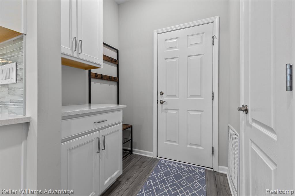 836 Addison Circle Property Photo 10