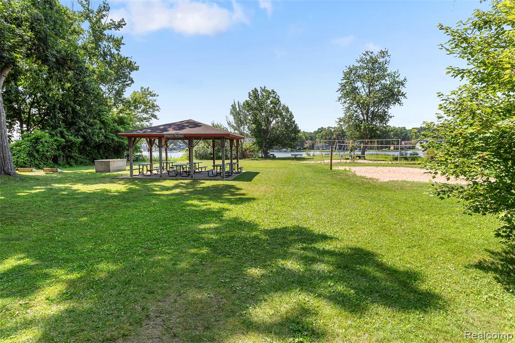3322 Royal Boulevard Property Photo 33