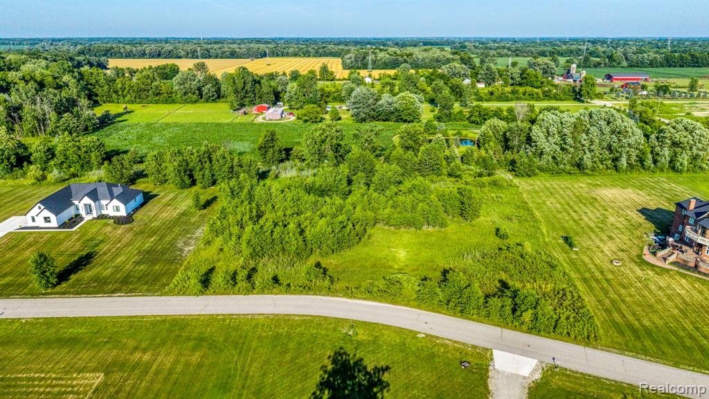 73160 Castle Court Property Photo 3