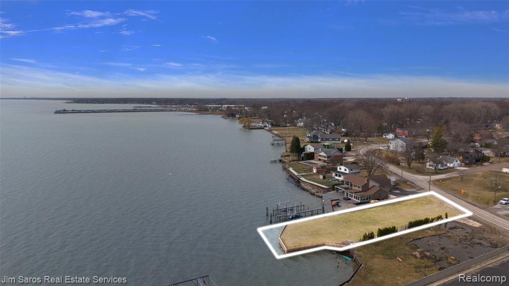 37340 Jefferson Avenue Property Photo 2