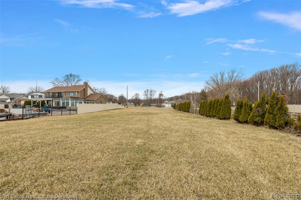 37340 Jefferson Avenue Property Photo 20