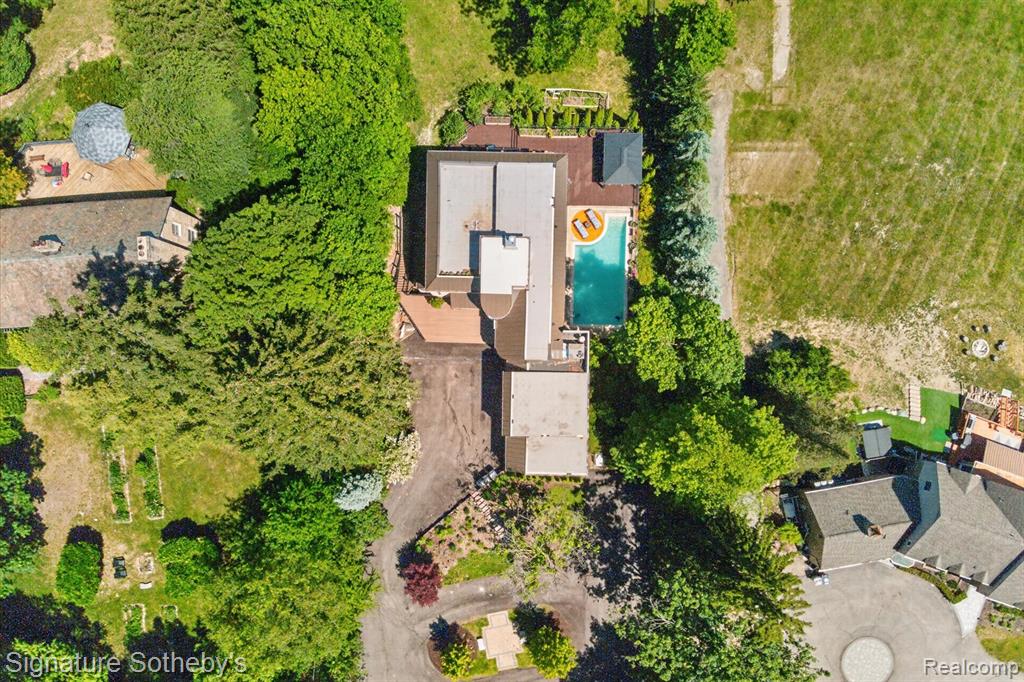30650 Lahser Road Property Photo 4
