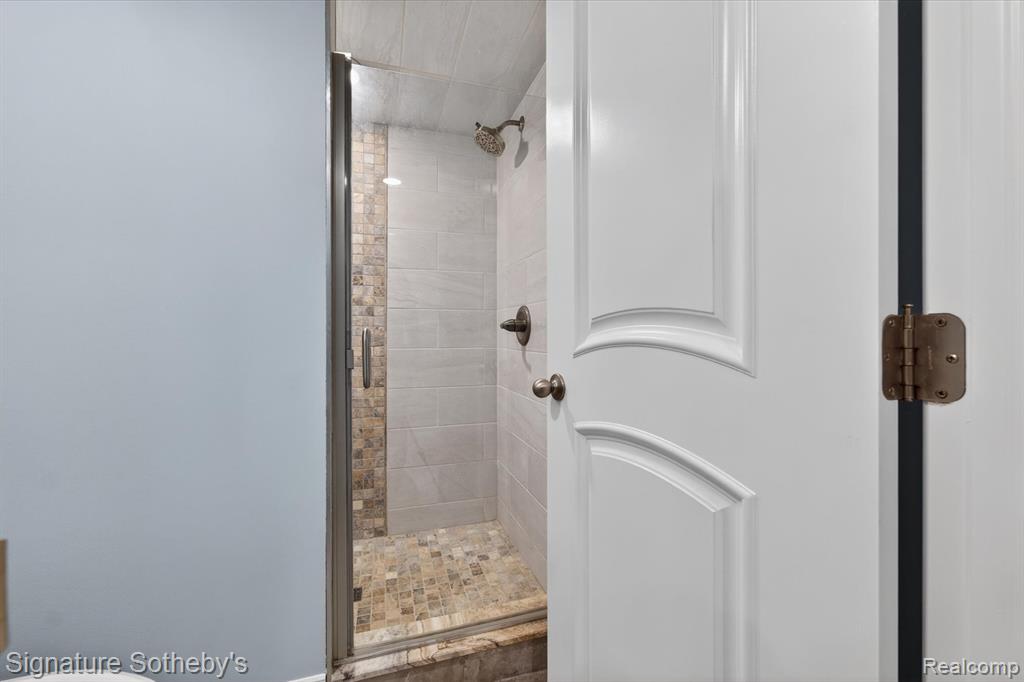30650 Lahser Road Property Photo 30