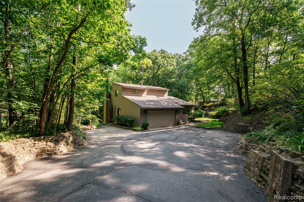 8878 Minne Wanna Road Property Photo 1