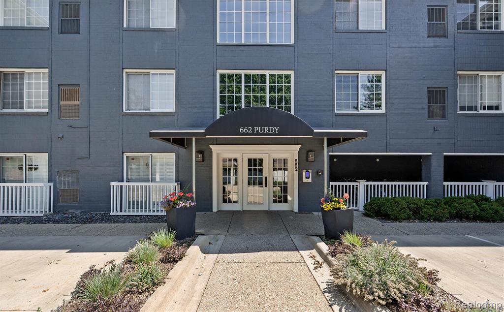 662 Purdy Street
