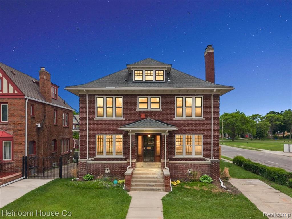 1755 W Boston Boulevard Property Photo 1