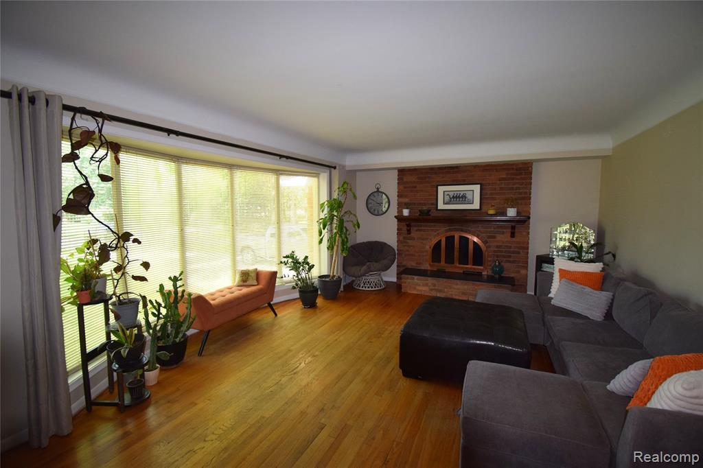 53620 Odilon Avenue Property Photo 4