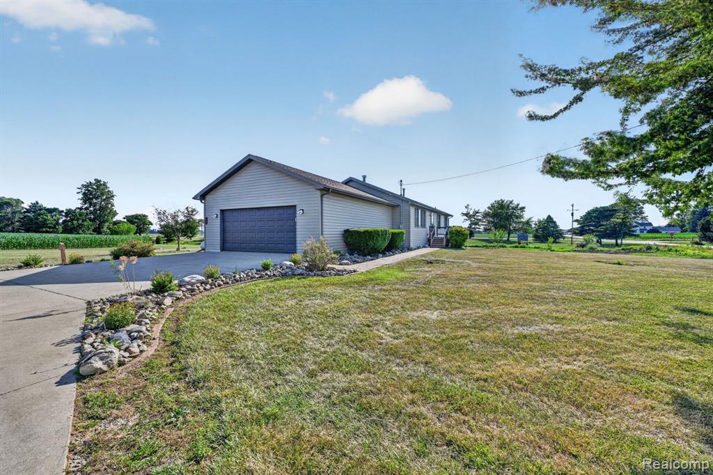 9889 Ditch Road Property Photo 8