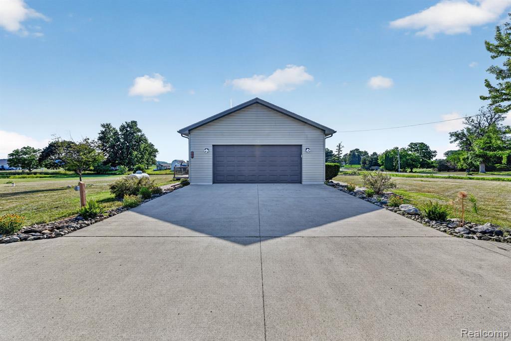 9889 Ditch Road Property Photo 9