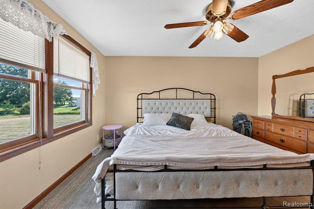 9889 Ditch Road Property Photo 33