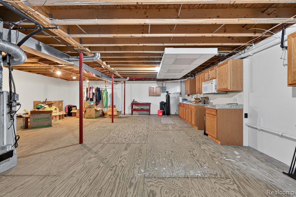 9889 Ditch Road Property Photo 48