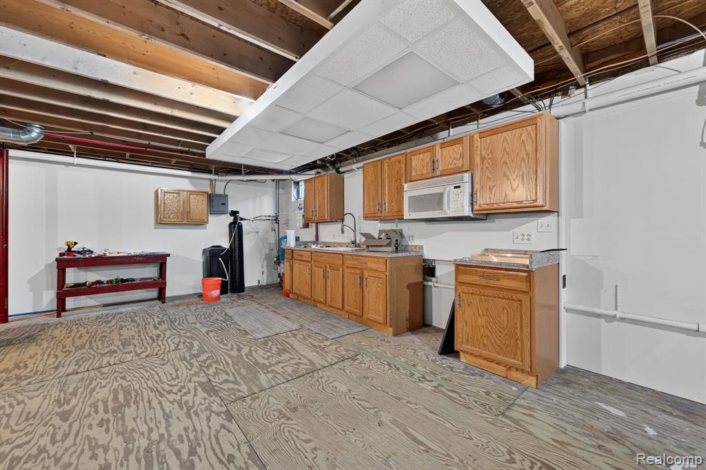 9889 Ditch Road Property Photo 49