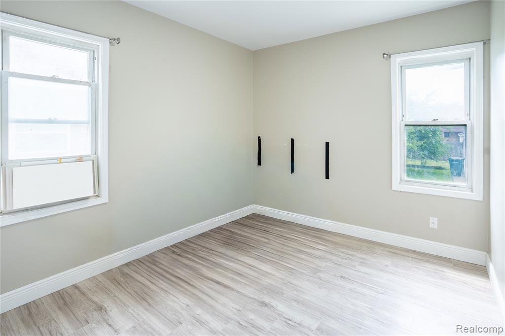 5725 Bingham Street Property Photo 13