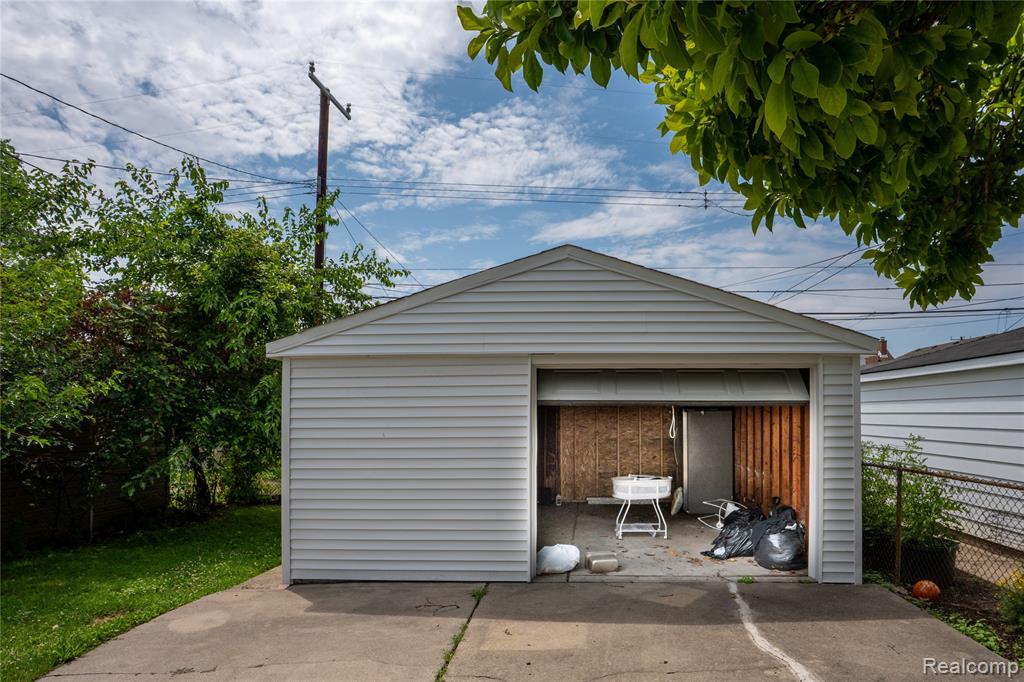 5725 Bingham Street Property Photo 23