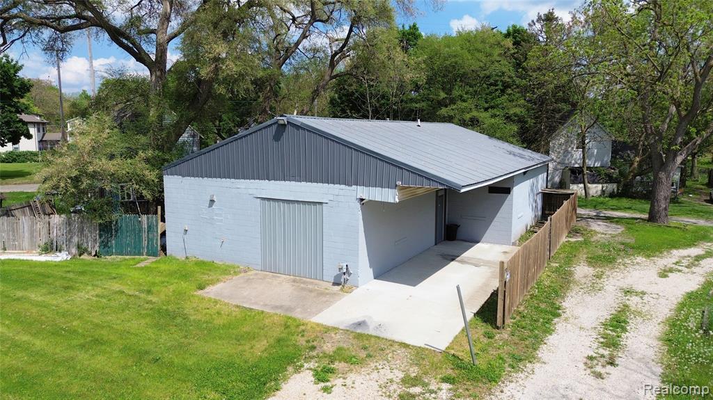 713 FENTON Road Property Photo 1