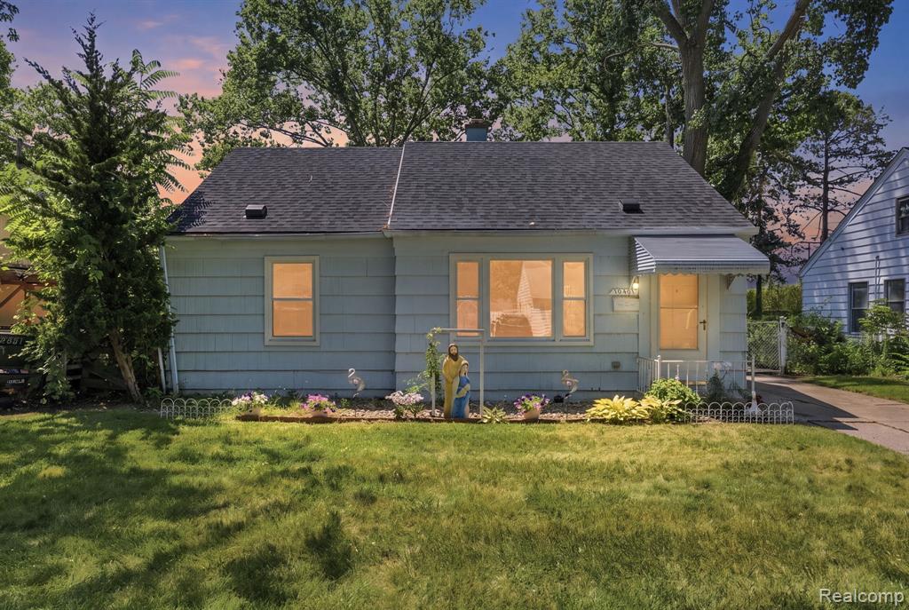 10401 Albany Street Property Photo 1